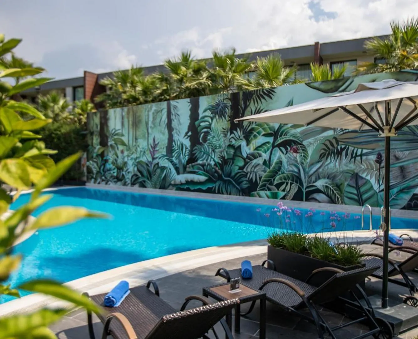 Doubletree By Hilton Izmir Airport Hotel 4*,