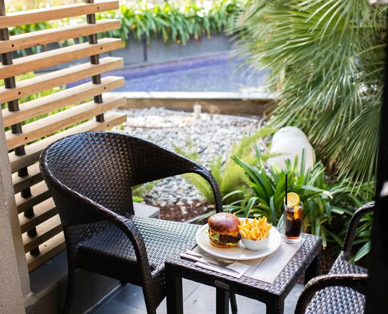 Doubletree By Hilton Izmir Airport Hotel