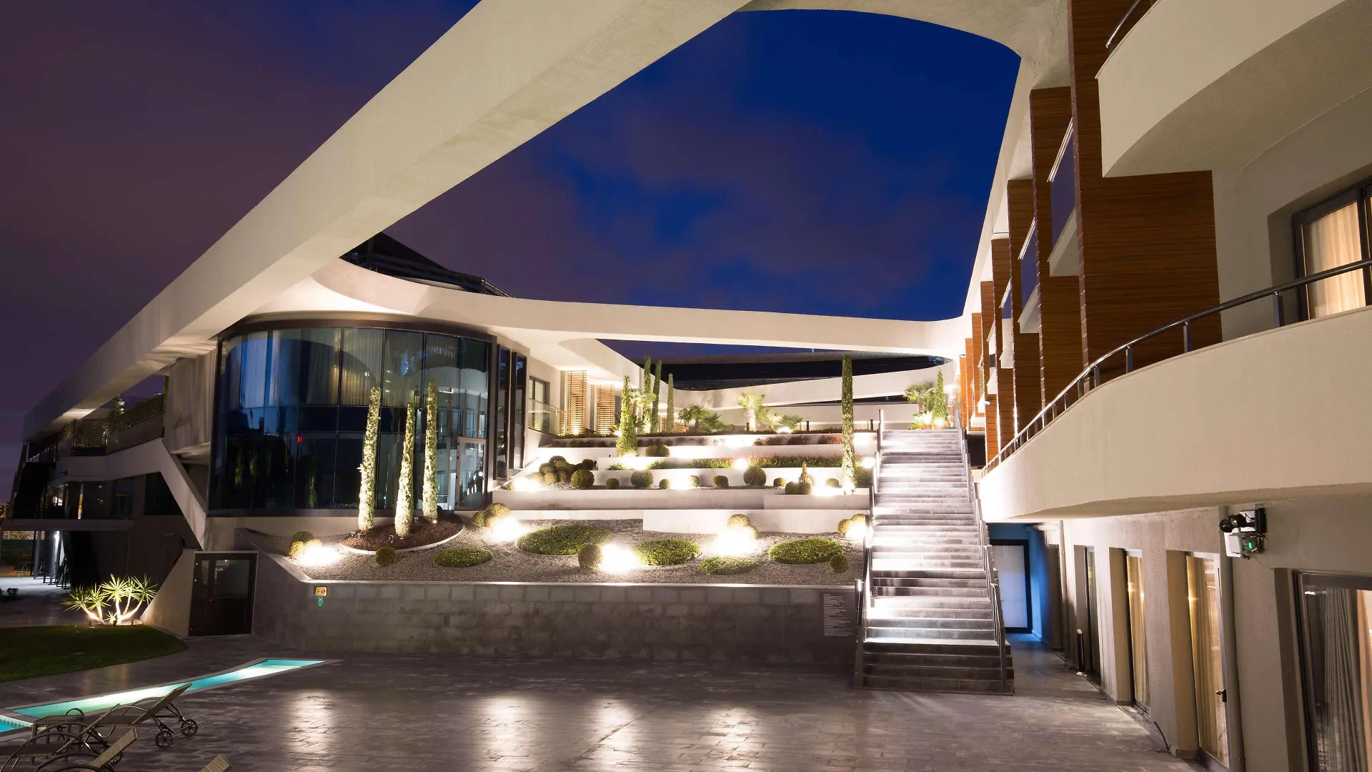 Hotel Doubletree By Hilton Izmir Airport