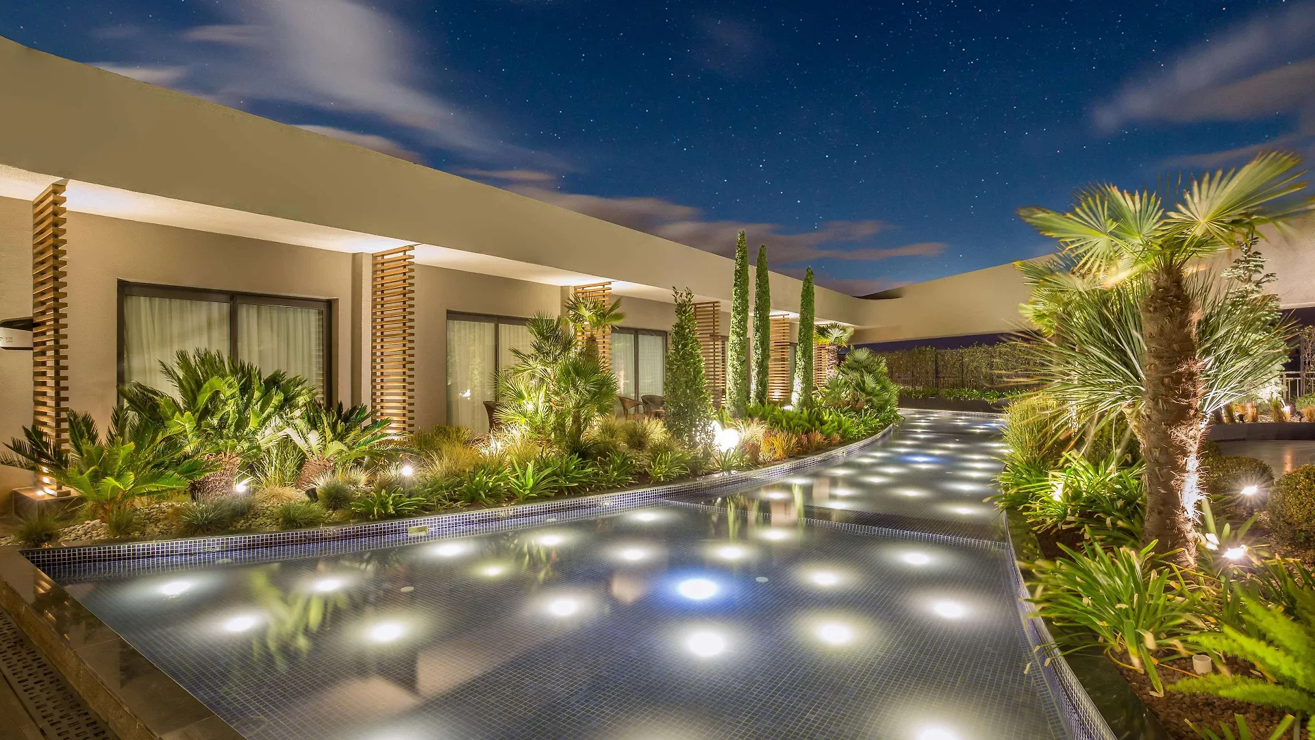 Hotel Doubletree By Hilton Izmir Airport